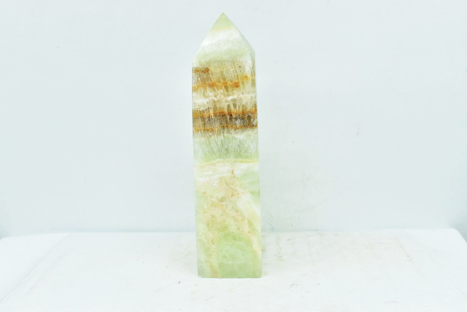 Obelisco di Calcite Pistacchio 9.9 cm