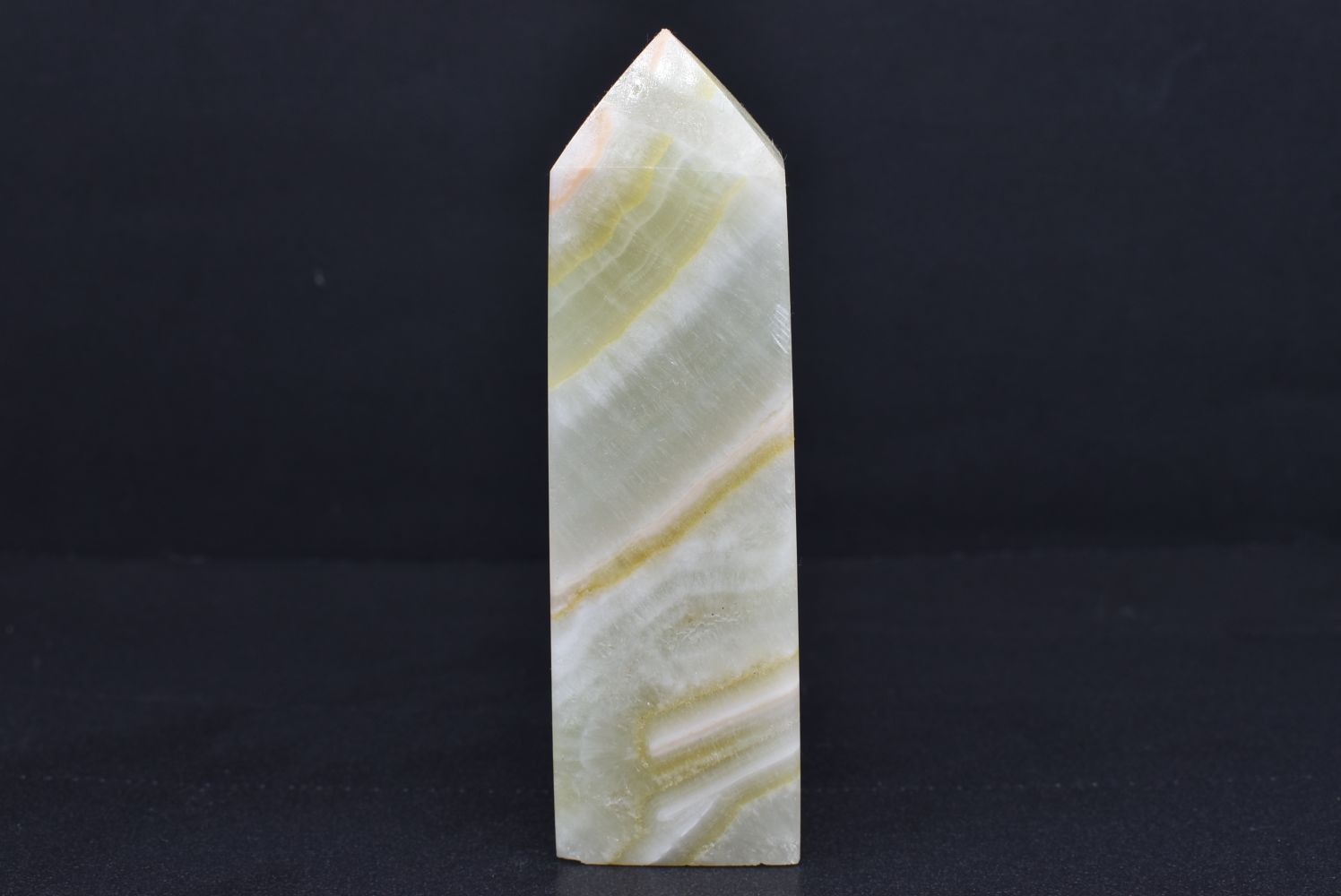 Obelisco di Calcite Pistacchio 9.2 cm