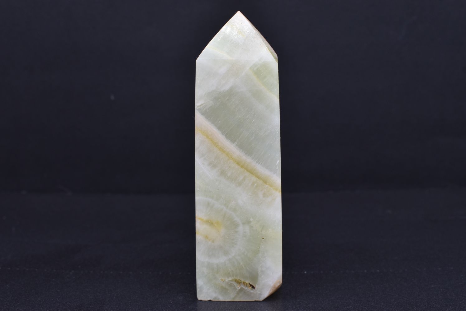 Obelisco di Calcite Pistacchio 9.2 cm