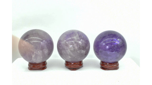 Amethyst sphere 5.2 cm