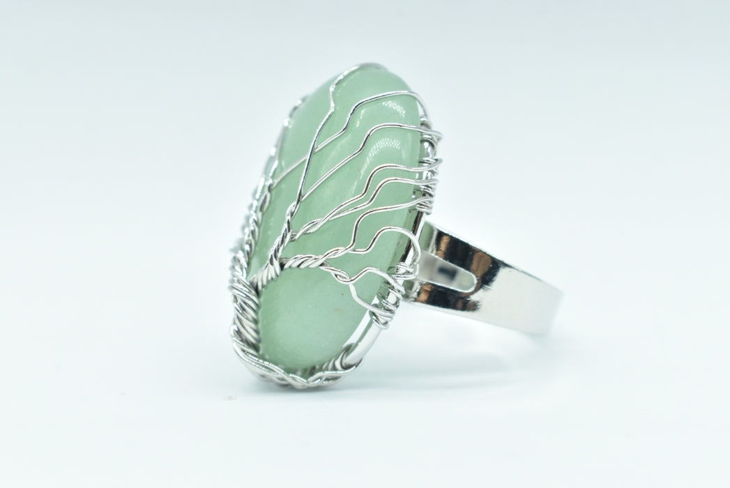 Ring with Oval Gem of Aventurine in platinum colored brass wire Adjustable