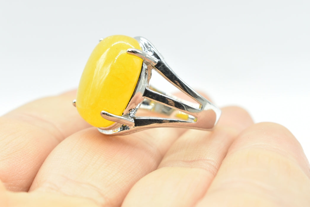 Ring with Oval Yellow Agate Stone