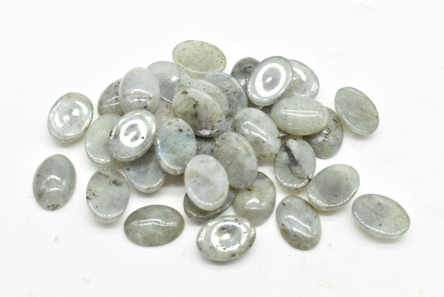 Oval Labradorite cabochon - 14 mm