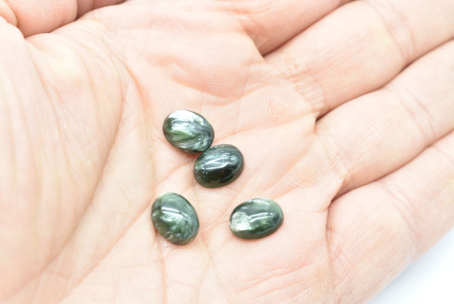 Cabochon di Serafinite 8x10 mm