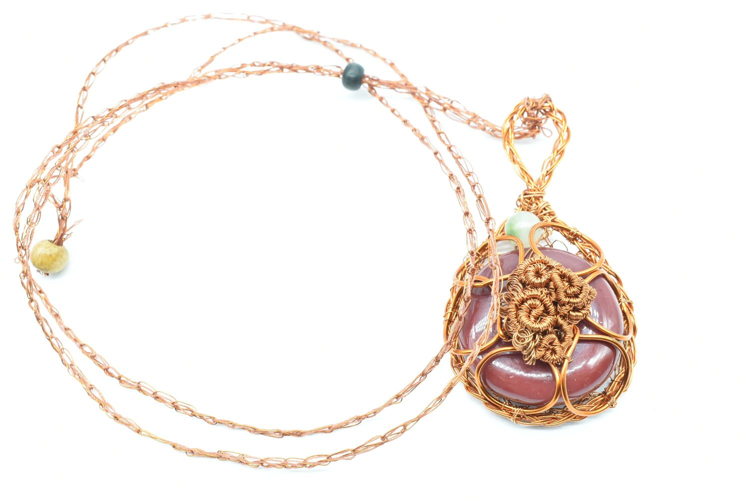 Ciondolo di Mookaite Rossa avvolta in filo di Rame con perlina di Avventurina