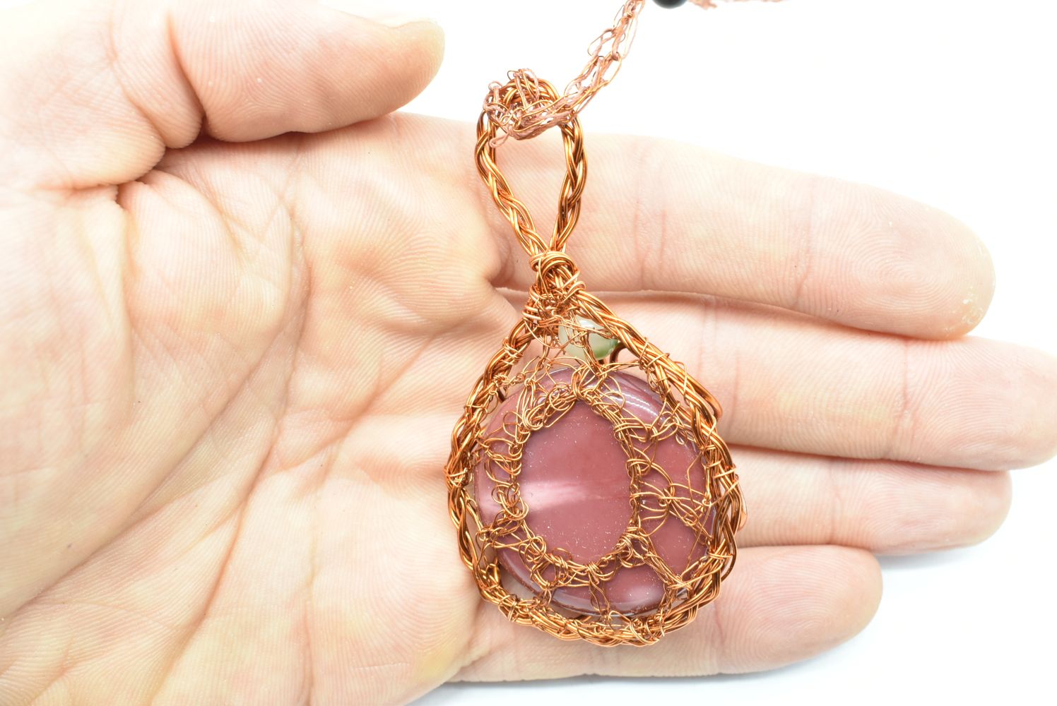 Ciondolo di Mookaite Rossa avvolta in filo di Rame con perlina di Avventurina