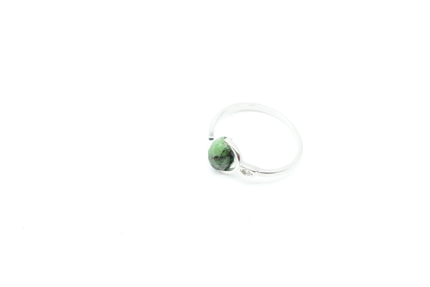 Ring with Ruby stone in Faceted Zoisite and 925 silver - Adjustable