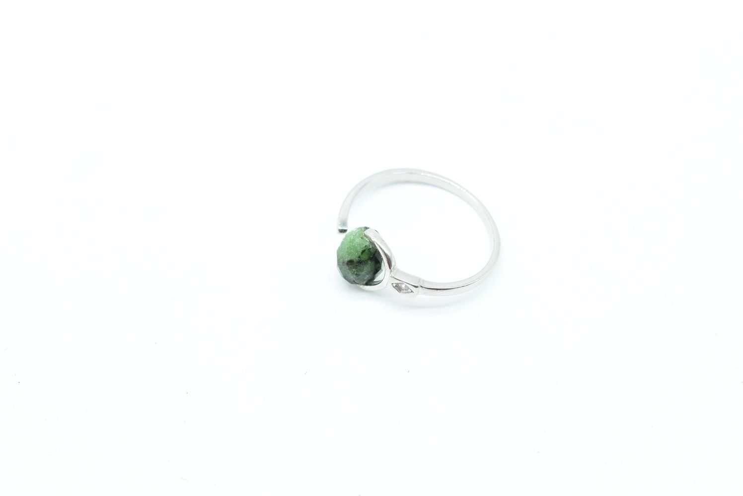 Ring with Ruby stone in Faceted Zoisite and 925 silver - Adjustable