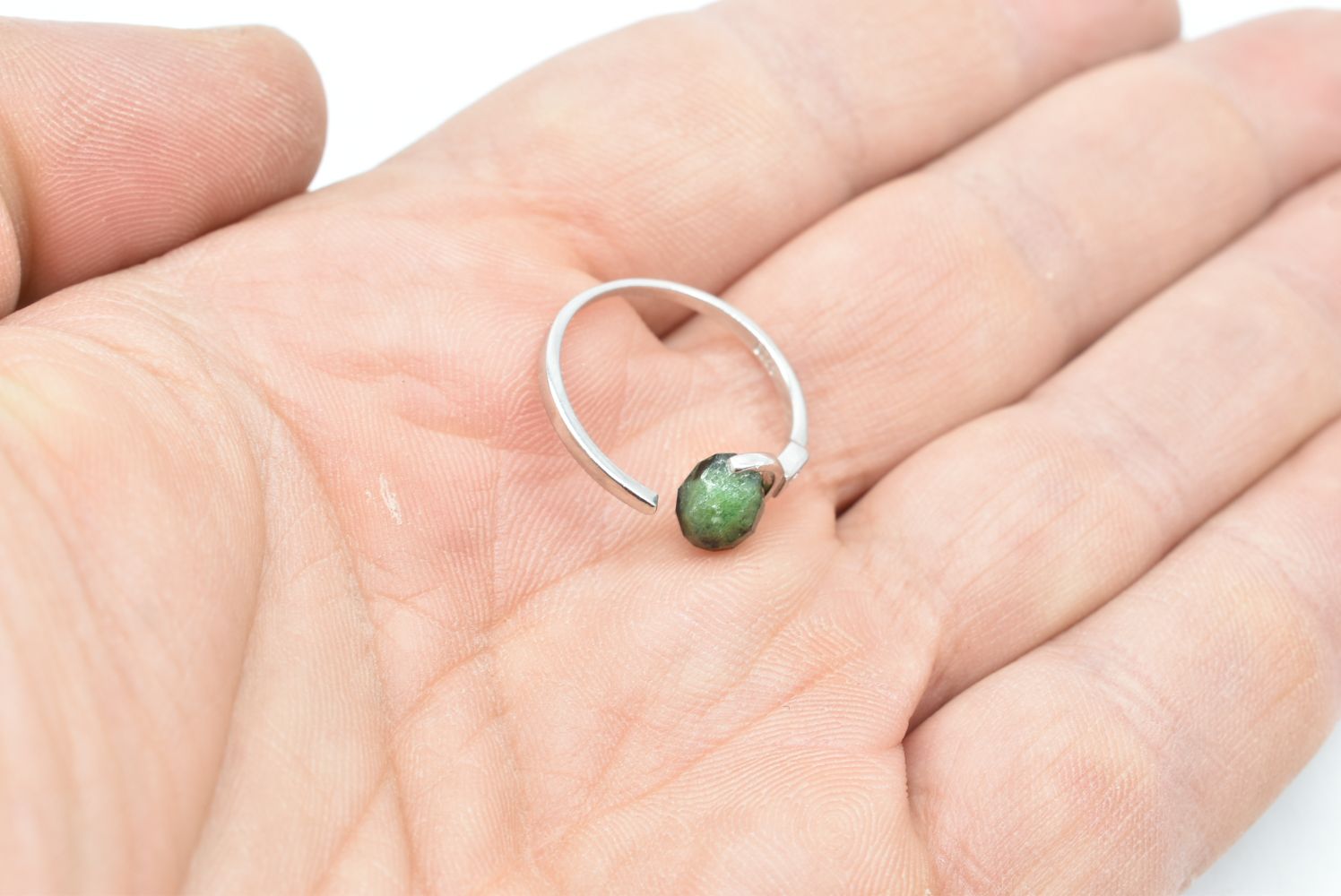 Ring with Ruby stone in Faceted Zoisite and 925 silver - Adjustable