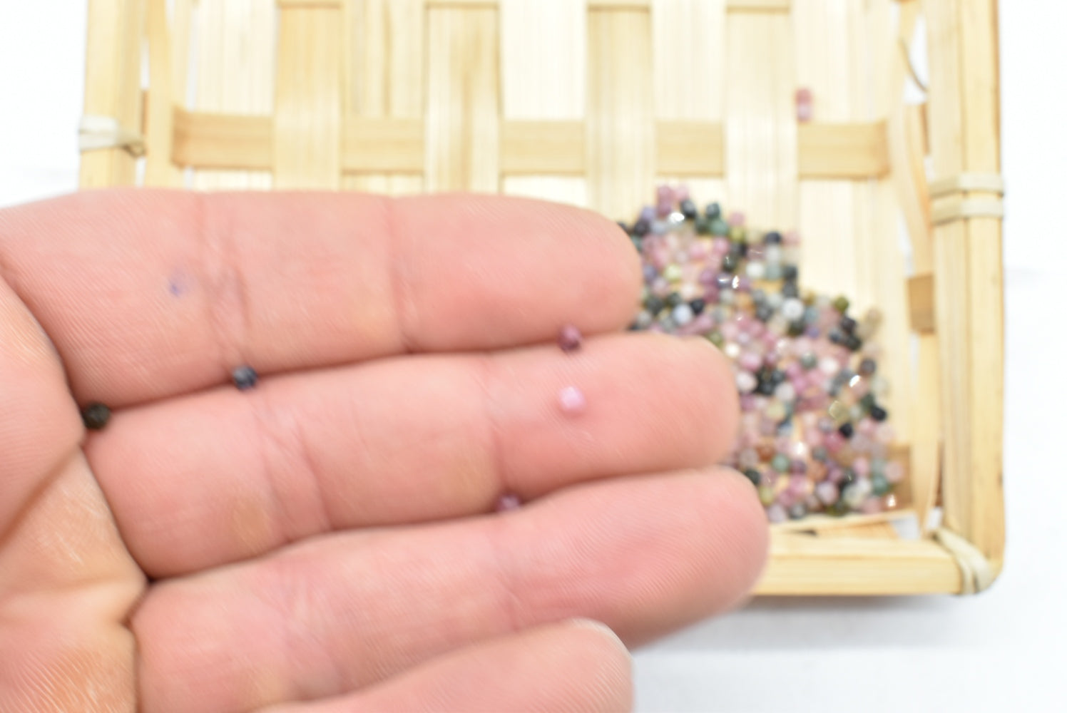 Perline di Tormalina 0.8-0.85 mm Forate - 5 Perline