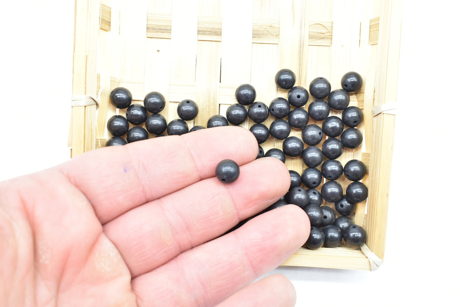 Perline di Shungite 8-8.5 mm Forate - 1 Pezzo
