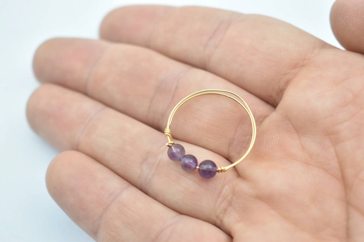 Bracciale Elastico Philip Jones Con Mini Perline Di Ametista Viola - Pietre Vere 4-5 Mm, Taglia Unica, Confezione Regalo